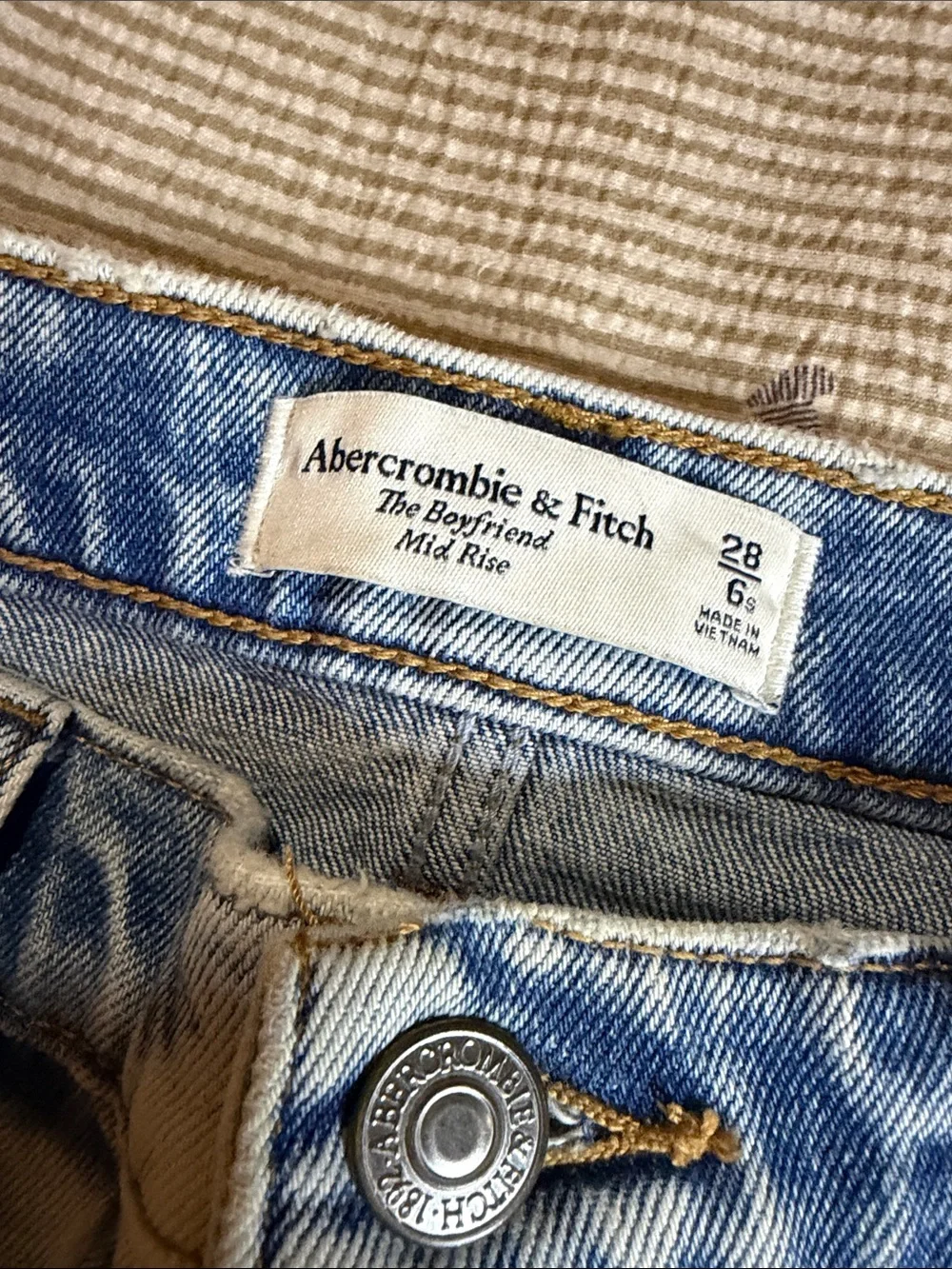 Abercrombie & Fitch relaxed fit